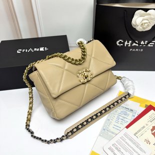 �����Ƥ19bag�ڽ��μ�б��Ůʿ���r���p朗l녶���͹ŷ��w�ִ�
