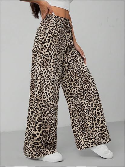Dambyxor med vida ben och leopardmönster casual street style_voghion.com