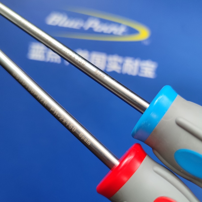 Un destornillador de punto azul importado de los Estados Unidos, un lote de tornillo cruzado industrial endurecido, destornillador de tornillo magnético fuerte doméstico