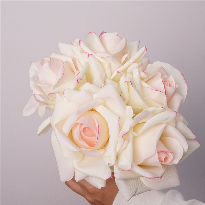 High quality hand-feel moisturizing rose flower imitation flower soft flower arrangement with flower bridal holding bouquet Tanic Rose High quality hand-feel moisturizing rose flower imitation flower soft flower arrangement with flower bridal holding bouquet Tanic Rose