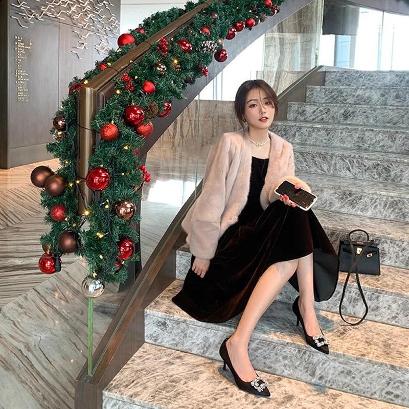 Su Yueyan, la misma temporada de boda ~ seda poco profunda, botón cuadrado, diamante de tacones altos, zapatos de bodas rojos de mujer