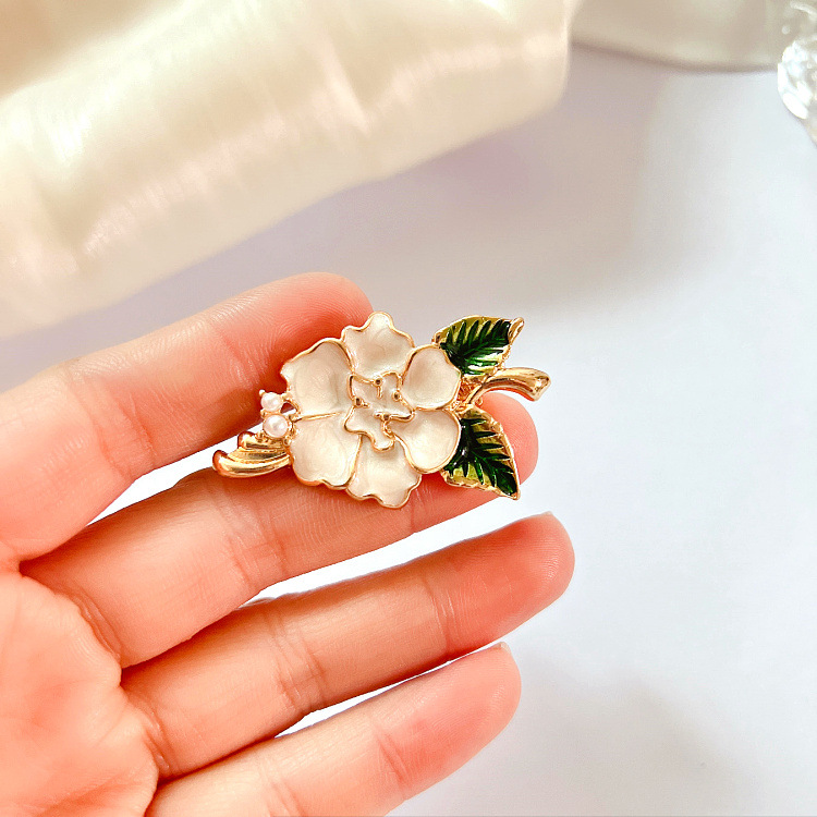 Plating Design Fashion Pin Flower Alloy Plating Artificial Pearls Women'S Brooches
