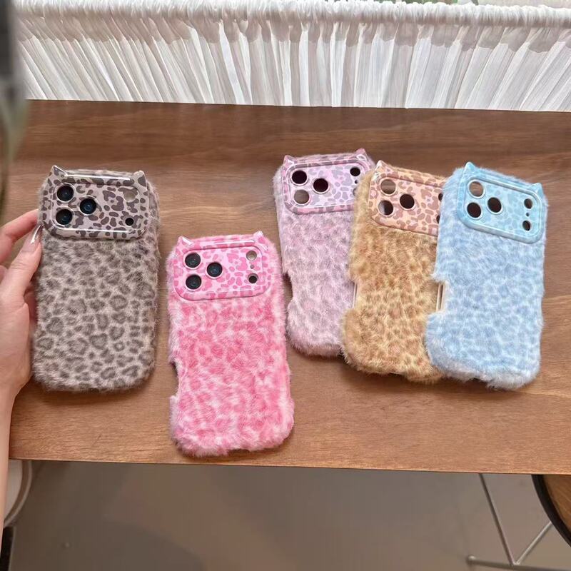 Plush leopard print phone case for Apple 17 Pro, iPhone 18, with a large window and cat ear design, suitable for autumn and winter Plush leopard print phone case for Apple 17 Pro, iPhone 18, with a large window and cat ear design, suitable for autumn and winter