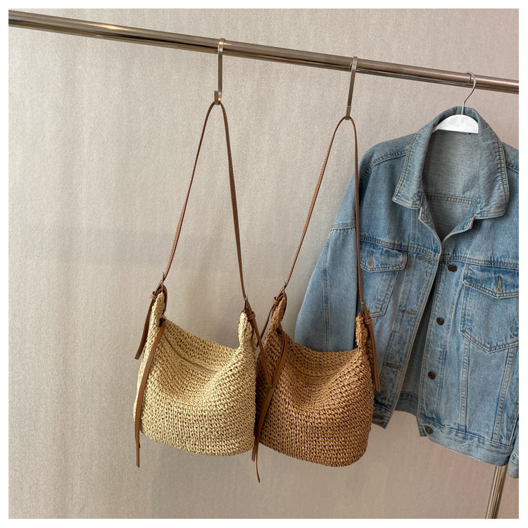 Stylish Straw Bag Image 3