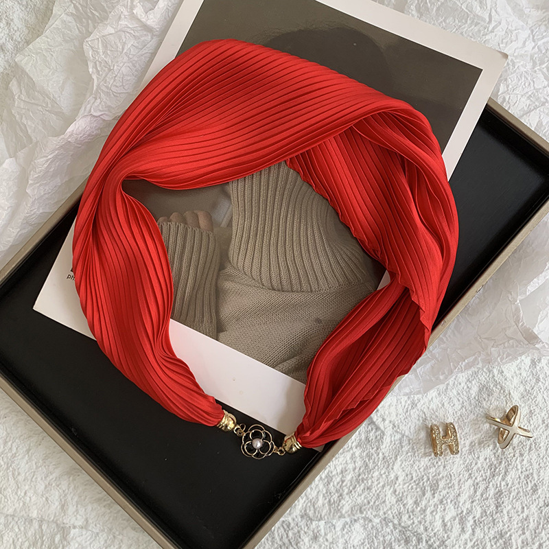 Pañuelo de seda arrugado de seda de imitación magnética con hebilla de rosa de color sólido de verano, protector solar, bufanda decorativa profesional ligera de todo fósforo