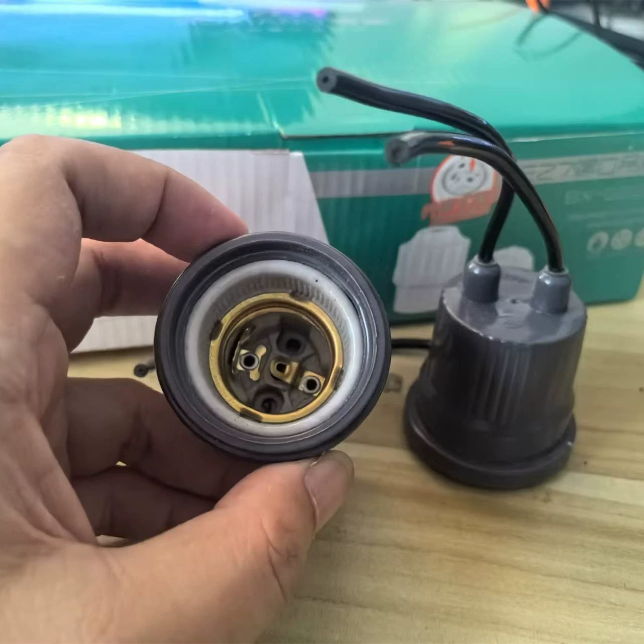 Негабаритная керамическая водонепроницаемая головка лампы для животных черный фарфоровый желе лампа патента E27 винтовая подвеска с высокой температурой с медной проволокой