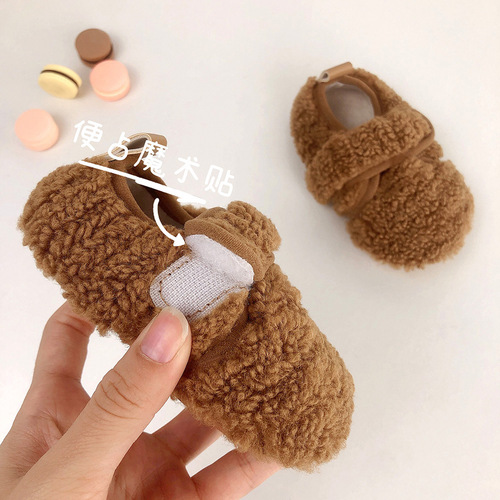 Direct supply of Korean winter velvet fur shoes, girls 'toddler shoes, soft sole, non-slip princess shoes, baby shoes
