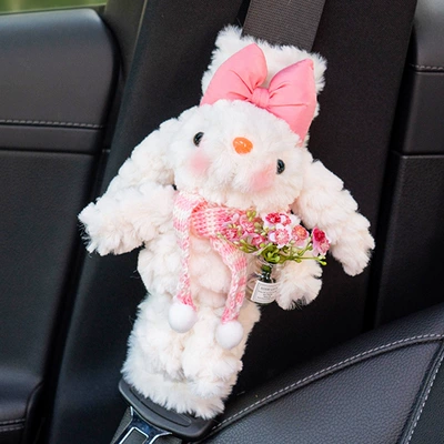 Sürətlər qutusu və əl tormozu başlıqları Belt Protective Cover Anti-Neck - lop-eared-rabbit-white-velvet-shoulder-cover-pink-pink-and-white-scarf-holding-bottle-flower