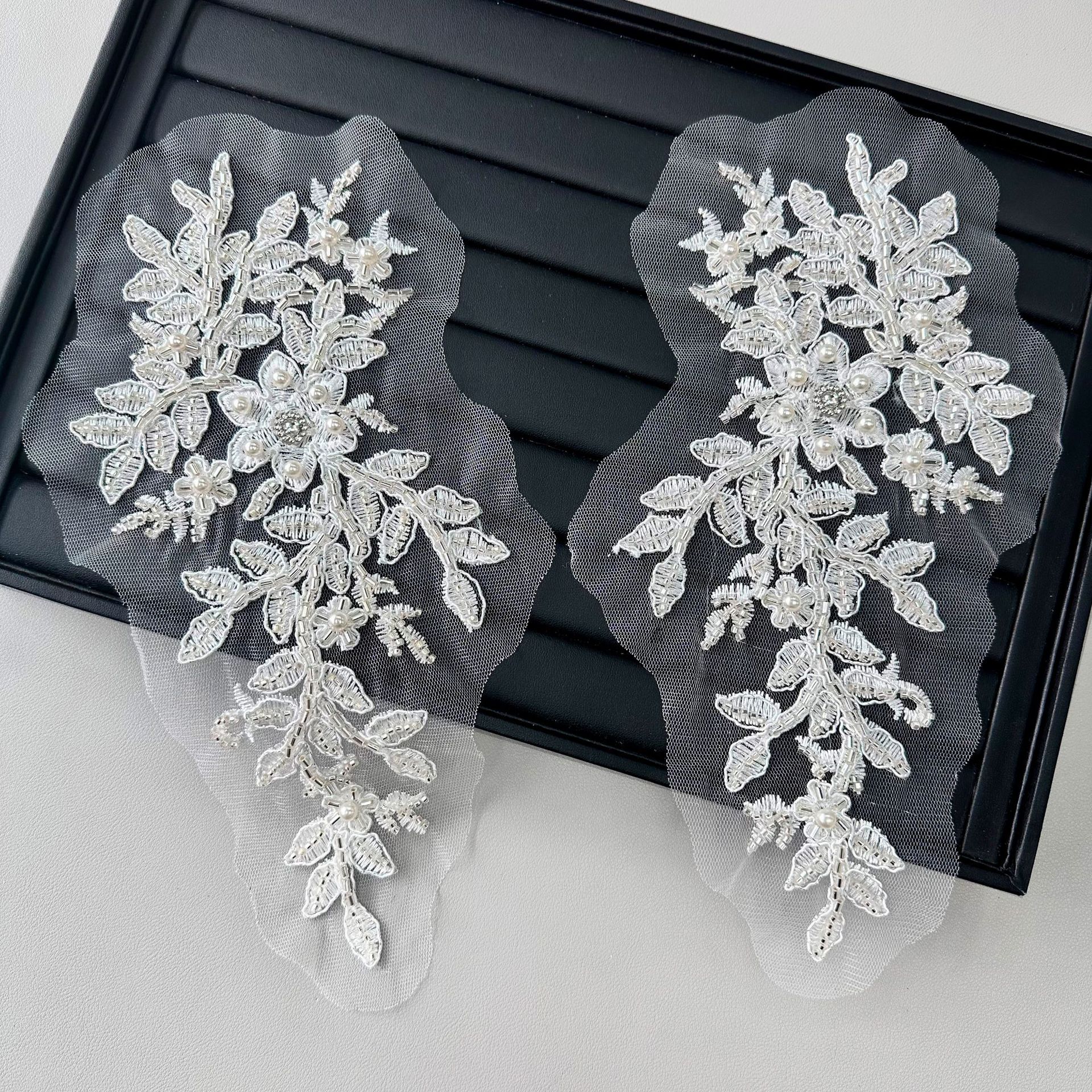 Fabricantes de encaje en el sitio bordado en tela de flores pegado perlas estereoscópicas escenario antiguo costura a mano accesorios de decoración de ropa