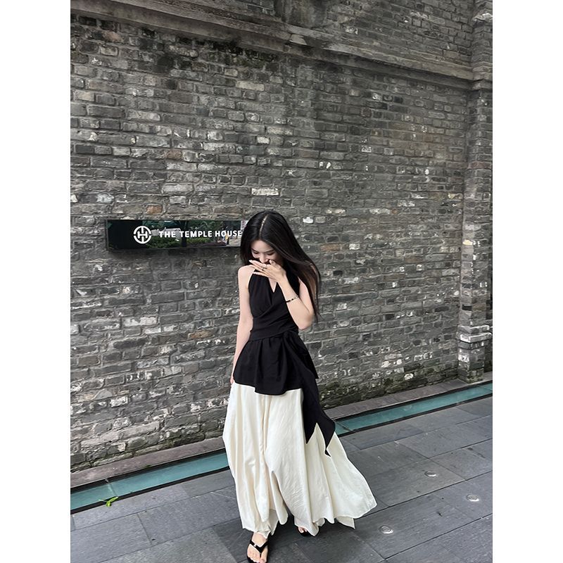 2026 New French-Style V-Neck Sleeveless Shirt, Korean Version Simple Tank Top, Pure and Elegant Blouse, Summer Halter Neck Tie-Up Top 2026 New French-Style V-Neck Sleeveless Shirt, Korean Version Simple Tank Top, Pure and Elegant Blouse, Summer Halter Neck Tie-Up Top