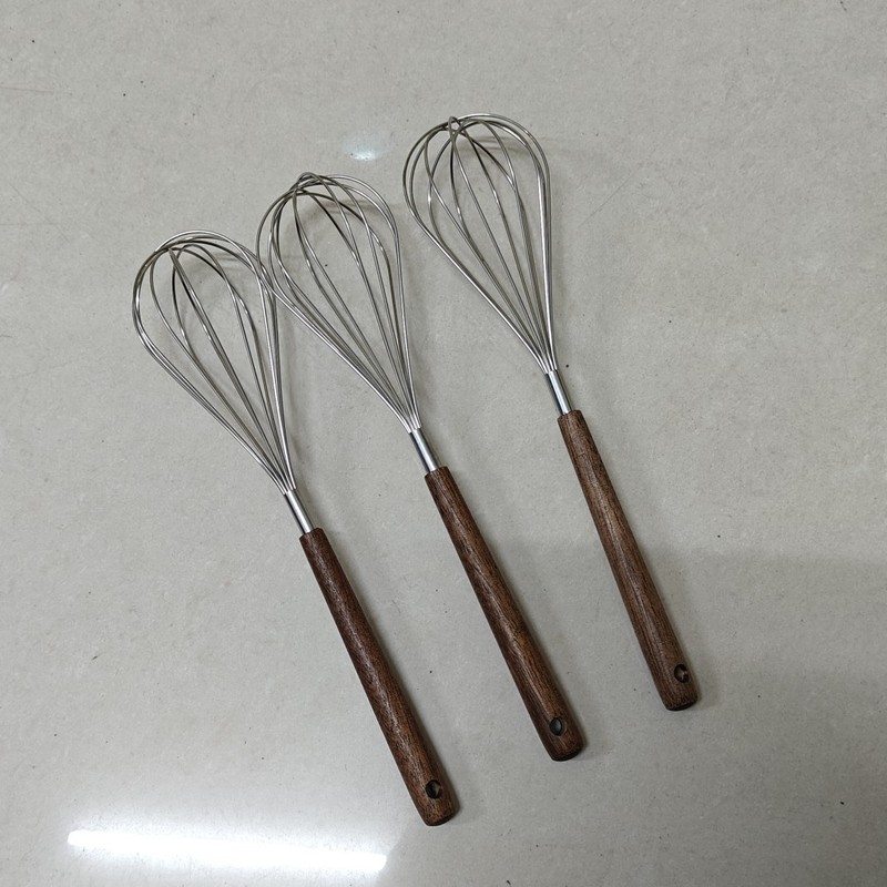 304 ステンレス鋼レトロ木製ハンドル手動卵ビーター家庭用小麦粉クリームハンドヘルドホイッパーベーキングミキシングスティック|undefined