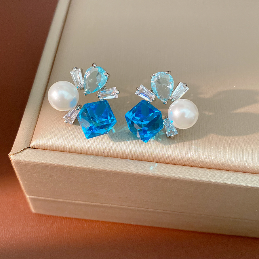 Agujas de plata de piedra de diamante gota de agua cuadrada perla personalidad temperamento nicho pendientes ligeros de lujo alta sensación de auriculares al por mayor