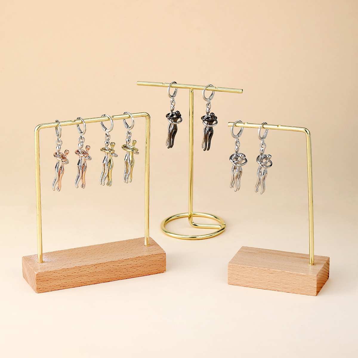 Orecchini ear cuff a forma di abbraccio per uomo e donna_voghion.com
