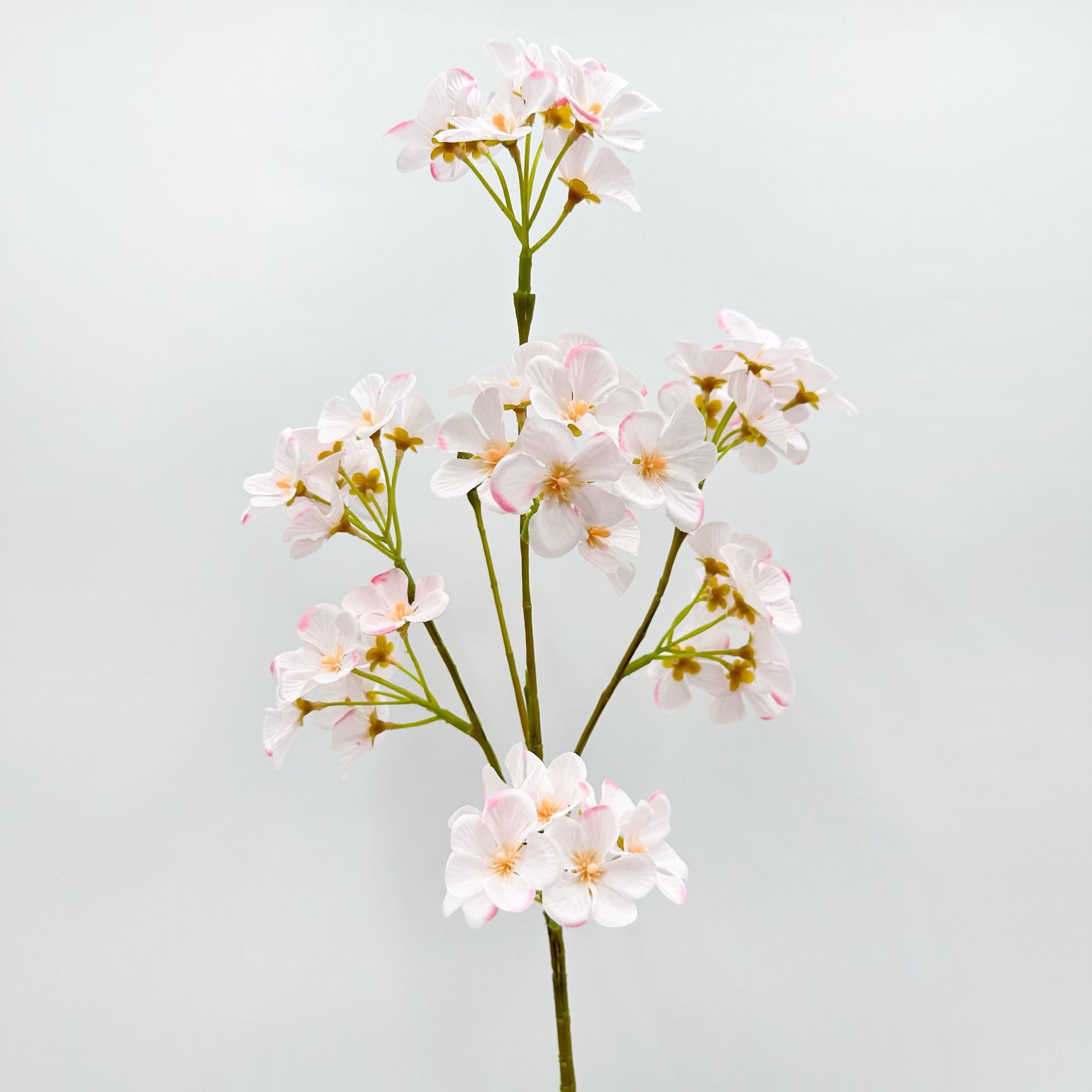 Arreglo floral de mesa con flores de seda Sakura, ramas de flores artificiales, flores artificiales de flor de durazno, decoración de escena con flores artificiales.