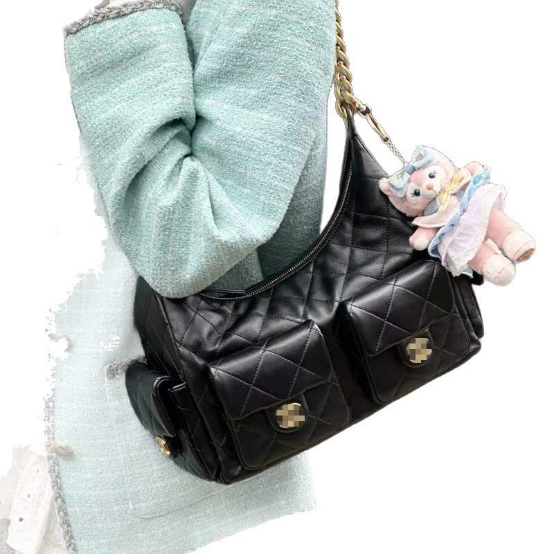 Сумка подмышечная Chanel-стиля, цепочка с ромбовым узором, чёрная 32×27 см