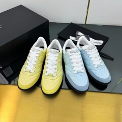 高バージョン2025新型真皮菱格平底ストラップファッションスポーツ百合カジュアルシューズ阿甘徳訓板靴