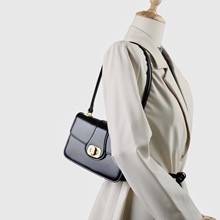 2025新款百搭进口小牛皮扭锁翻盖手提单肩腋下包精致通勤女士包包