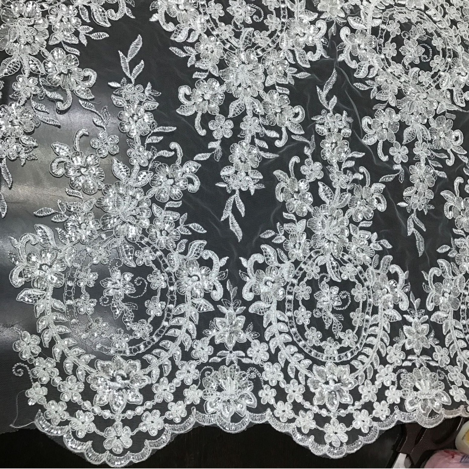 厂家供应 电脑绣车骨线蕾丝 婚纱礼服时装辅料