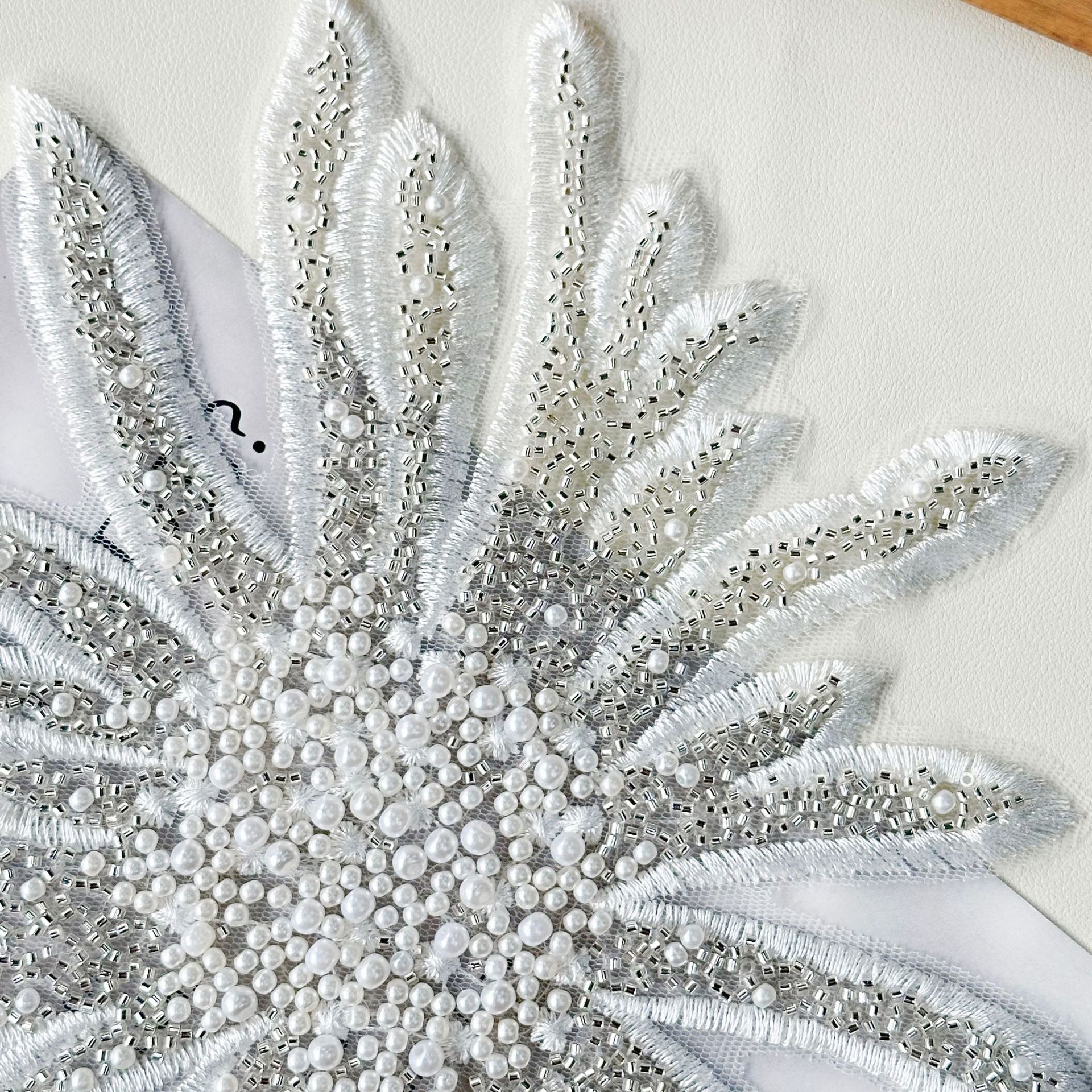 Exquisitas lentejuelas de perlas, pegatinas de tela bordadas, trajes de vestir, trajes de baño, vestidos, abrigos, accesorios decorativos