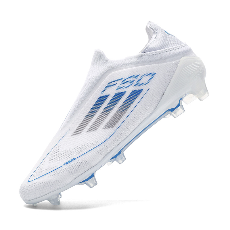 2025 nuevos zapatos de entrenamiento deportivo de moda transfronterizos clavos cortos largos zapatos de fútbol juveniles estudiantes fábricas de comercio exterior