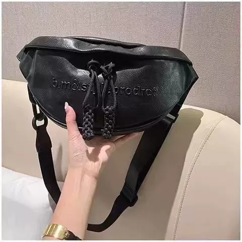 2023新款包包女ins小众设计COS包褶皱半月型斜背包女大容量饺子包