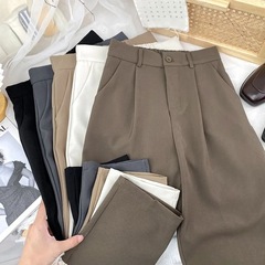 垂れ下がった感じがします。ハイウエストで痩せています。