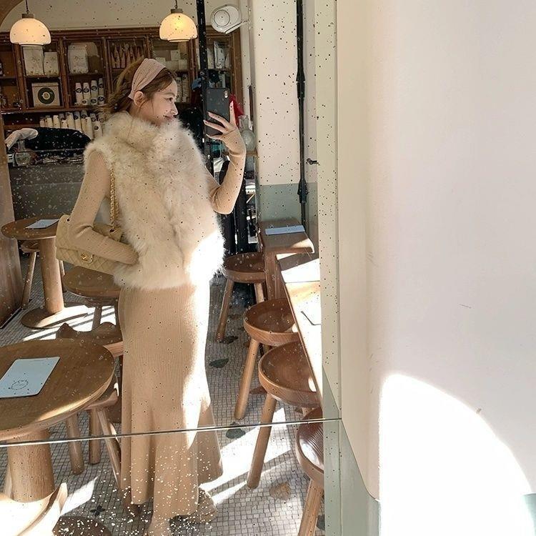 2026 Spring Women's Mohair Wool Vest, V-neck, Single Button, Ultra-Short, Elegant and Socialite Style 2026 Spring Women's Mohair Wool Vest, V-neck, Single Button, Ultra-Short, Elegant and Socialite Style