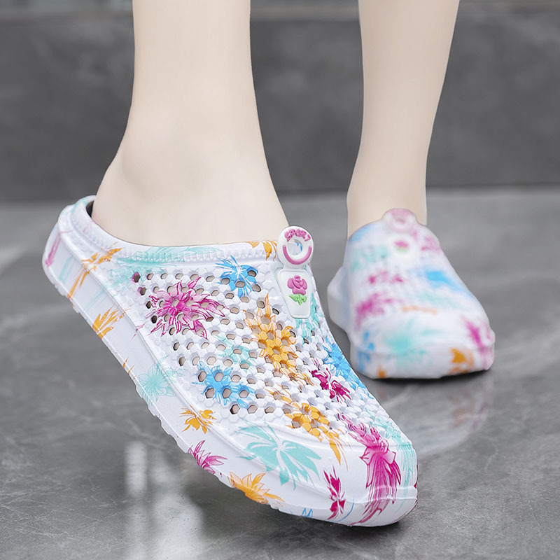 2022 New Summer Women's Hollow Breathable Honeycomb Maple Leaf Hawaii Beach Wading Women's Shoes Hole Shoes Slippers