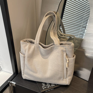 Universal demi-season capacious one-shoulder bag, Korean style