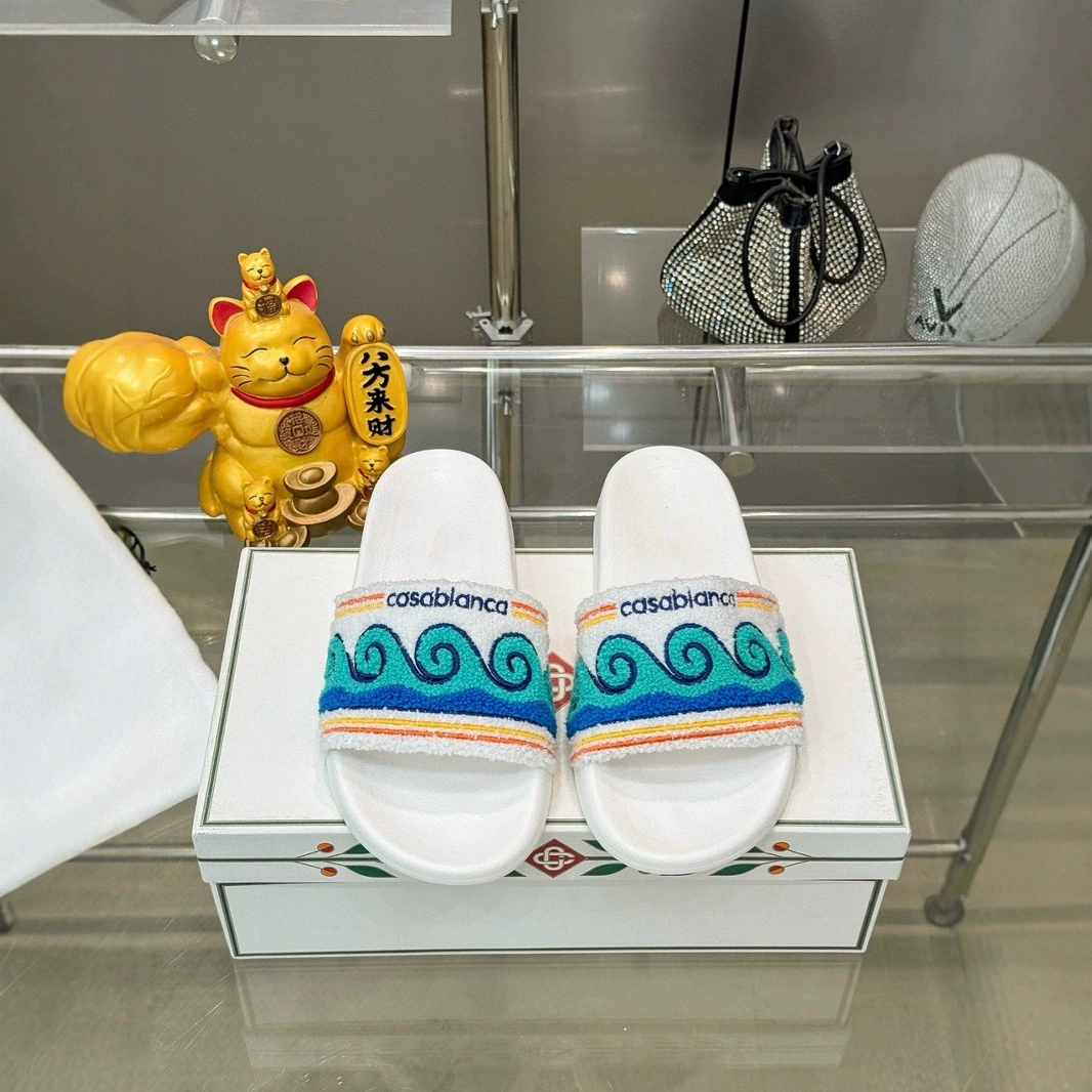 2024 новая высококачественная верхняя одежда в китайском стиле, вышитые тапочки для мужчин, легкие нескользящие плоские тапочки для внешней торговли