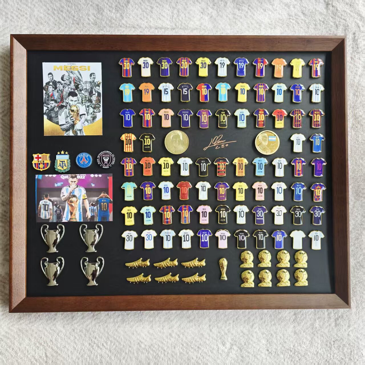 Messi Ronaldo camiseta insignia marco de madera sólida recuerdos de fútbol hechos a mano alrededor del cumpleaños del novio Regalo del festival de Qixi image 25