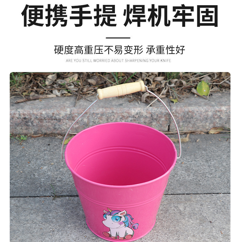 Juguetes de playa para niños Cubo de playa de hojalata portátil para atrapar el mar, jugar con arena, cavar arena, cubo de hierro pequeño, herramientas de excavación de jardinería