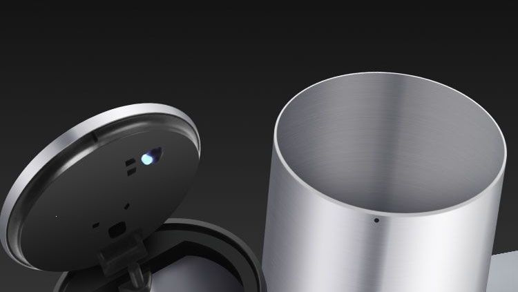 Oxygen-deprived, detachable car ashtray made of 304 stainless steel, with a flexible flip cover, anti-ash scattering, and thickened design
