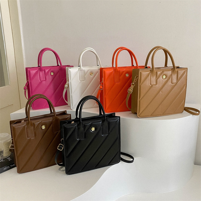 Moda del color del caramelo nuevo bolso de invierno de las mujeres de moda bolso de mano portátil simple bolso de hombro ocasional