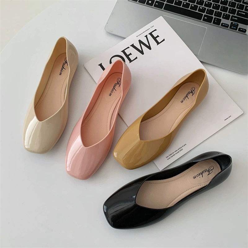 Новая мелкая Женская обувь, повседневная простая однотонная обувь на плоской подошве с квадратным носком, летняя верхняя одежда, сандалии на ножках