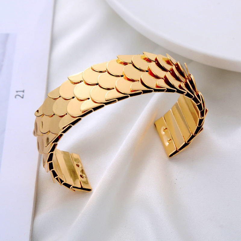 Fashion Waves Metal Plating Women's Bangle display picture 2