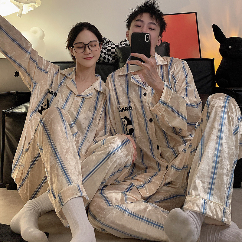 Pijamas de pareja primavera y otoño terciopelo dorado de manga larga para mujer de alto grado 2023 nuevos hombres lindos de invierno homewear