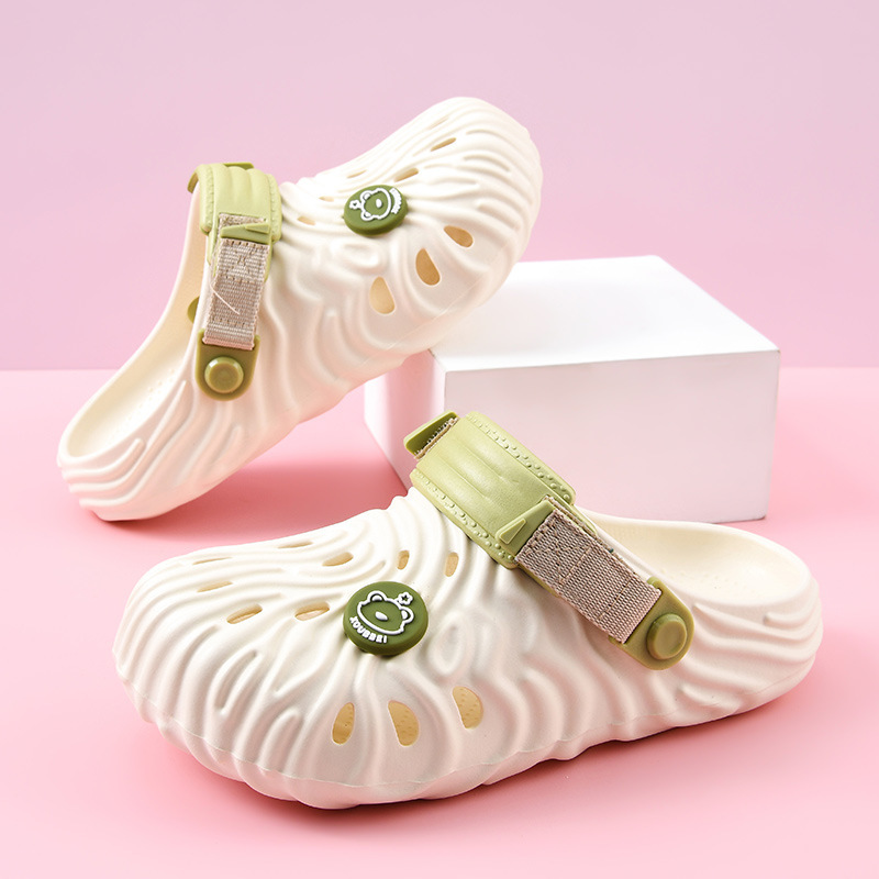 EVA ultra-light new couples fashion baotou hole shoes men's and women's outer wear non-slip baotou slippers wholesale