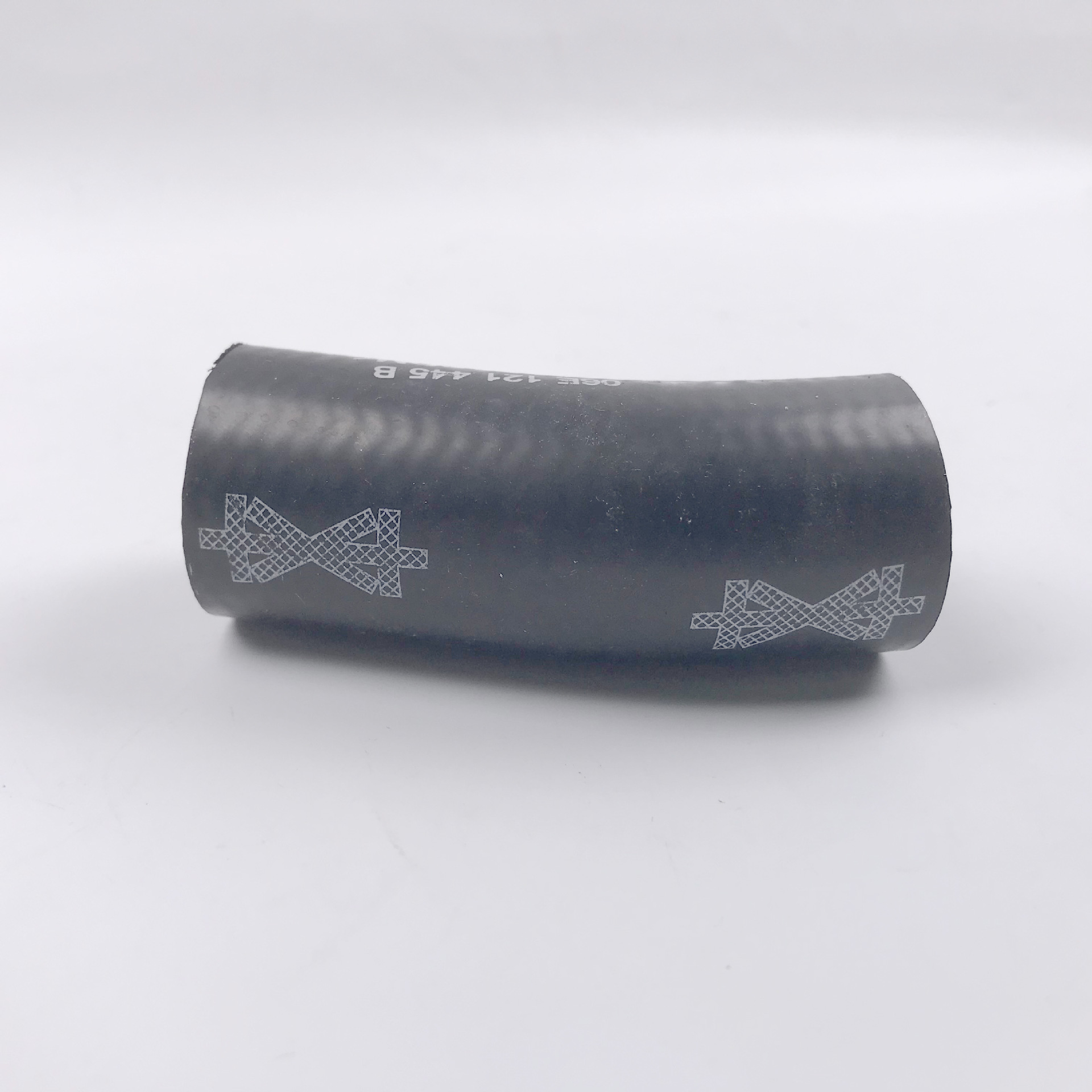 Suitable for Audi Q5 A4A6A8 Car Thermostat Connection Hose Coolant Hose 06E121445B