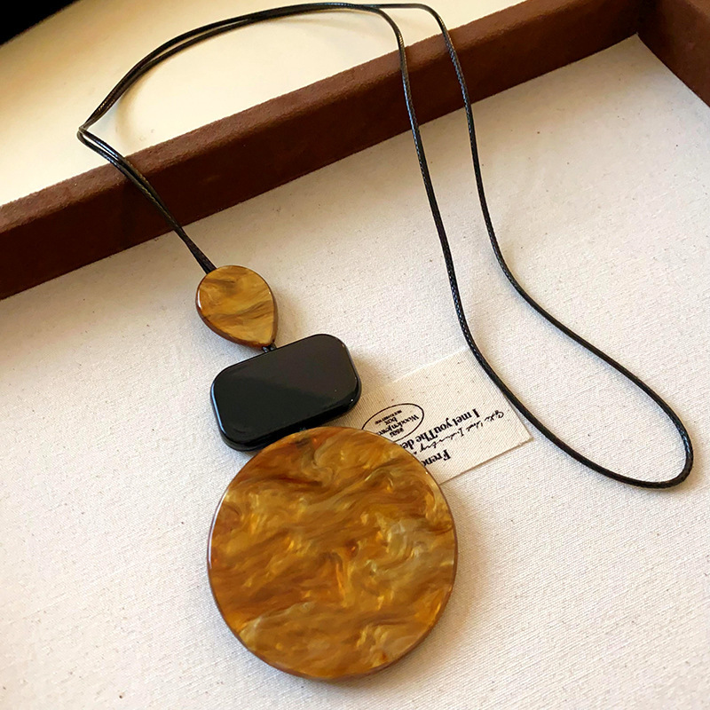 47# necklace-black-ginger