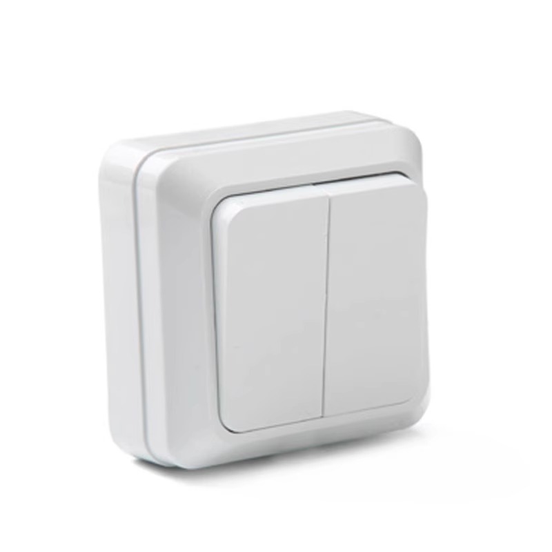 ɷɷbaşı 스위치에는 접착 뒷면이 포함되어 있습니다.