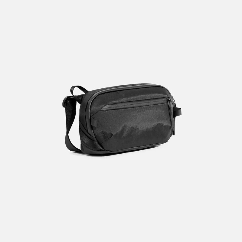 Aer Day Sling 4 Max X-Pac waterproof shoulder bag, a versatile chest pack for men, perfect for travel Aer Day Sling 4 Max X-Pac waterproof shoulder bag, a versatile chest pack for men, perfect for travel
