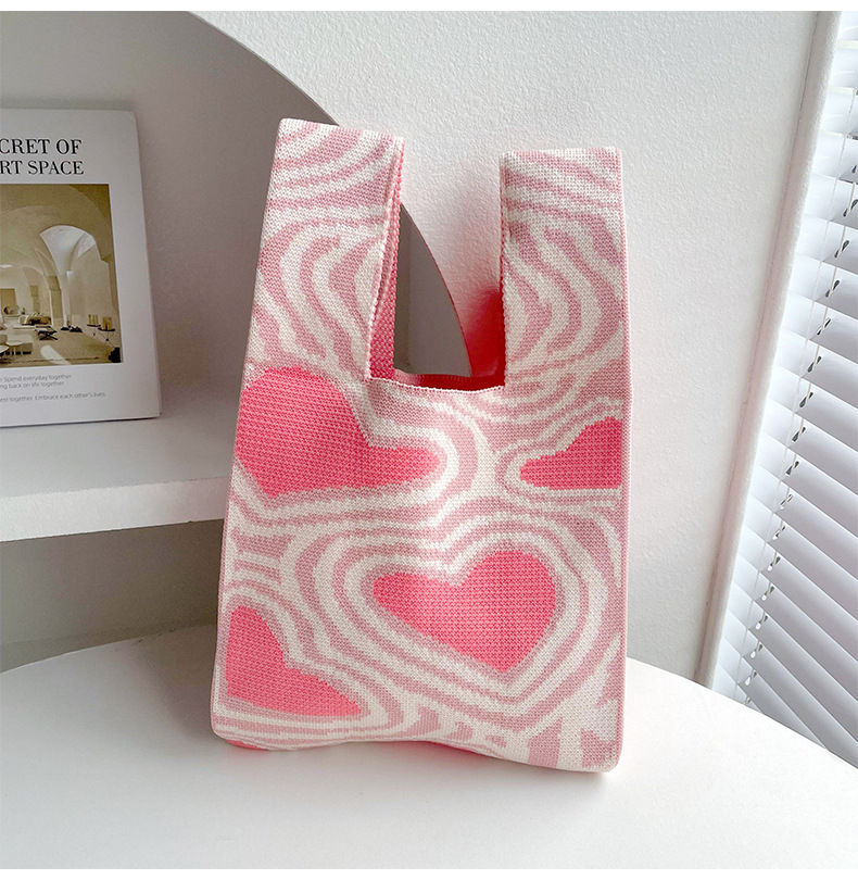Women's Medium Polyester Heart Shape Streetwear Open Shopping Bags display picture 3