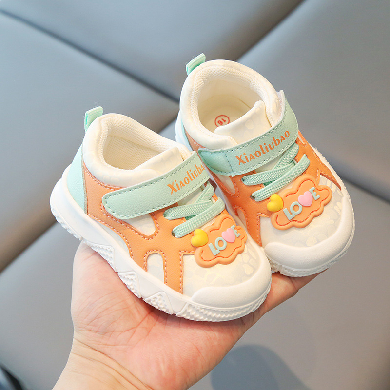 2023 primavera y otoño nuevos niños y niñas zapatillas funcionales zapatos de bebé de cuero zapatos de niño de dibujos animados entrega de una sola pieza