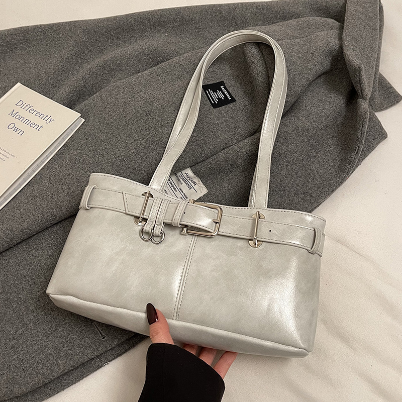 펜던트가 없는 회색