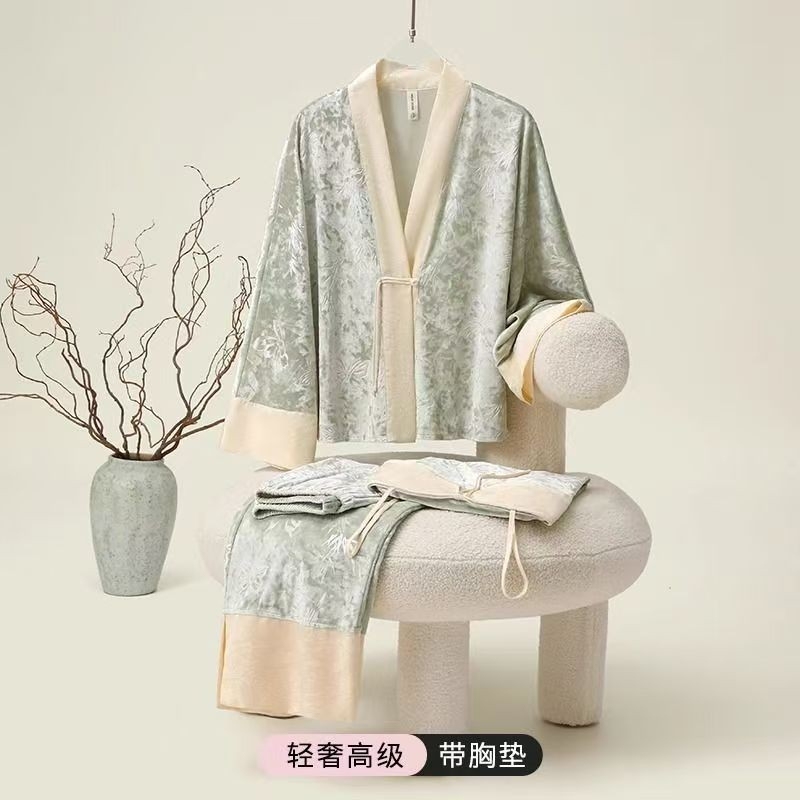 New Chinese Style Pajamas for Women, Autumn and Winter Style, Gold Velvet with Breast Pads, Can Be Worn Outside, Home Clothes Three-Piece Gift Box New Chinese Style Pajamas for Women, Autumn and Winter Style, Gold Velvet with Breast Pads, Can Be Worn Outside, Home Clothes Three-Piece Gift Box