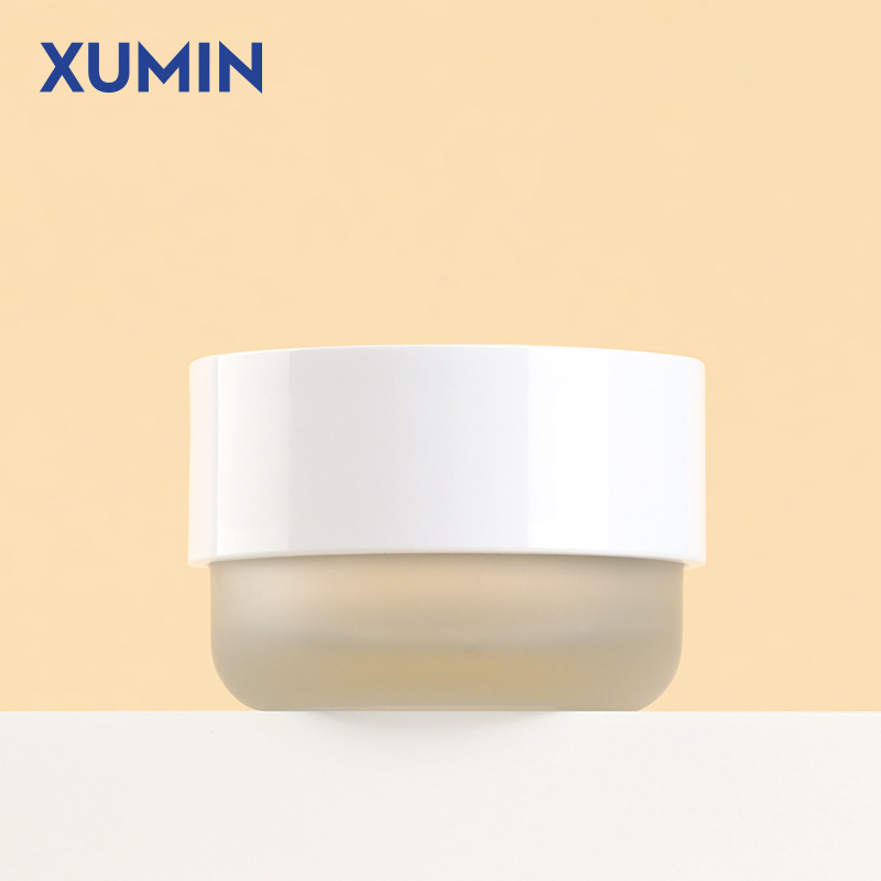 Botella de traje de vidrio cosmético de nuevo producto 30 ml / 100 ml botella de presión de emulsión exfoliante 30 - 50g material de embalaje de botella de crema