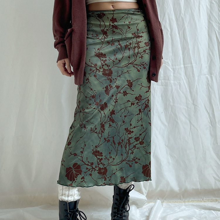 American-Style Street Retro Print High-Waisted Bodycon Skirt in Lake Green for a Youthful Look, Flattering and Versatile Long Skirt American-Style Street Retro Print High-Waisted Bodycon Skirt in Lake Green for a Youthful Look, Flattering and Versatile Long Skirt