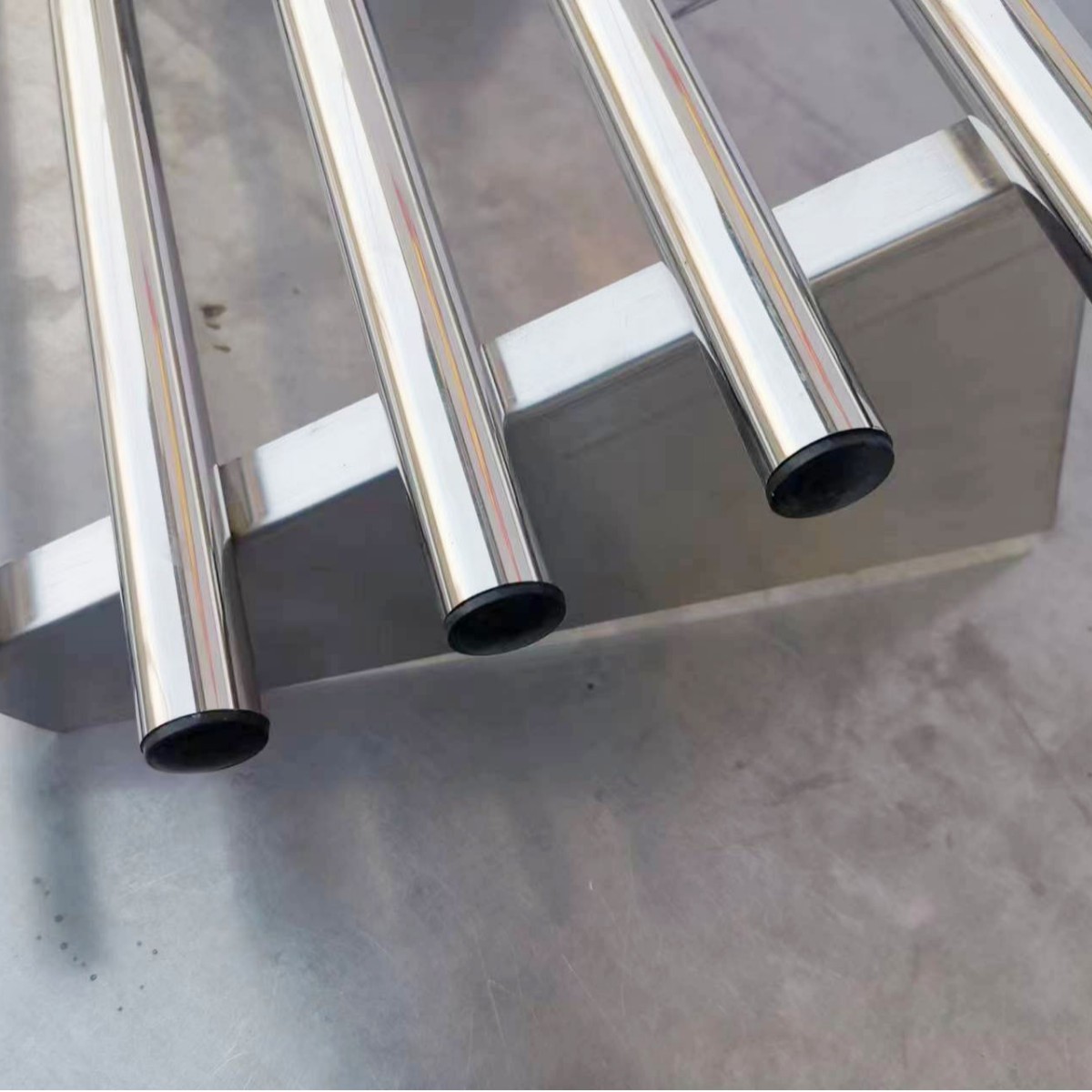 高质量不锈钢杯架圆管墙架置物架墙柜厨房酒店餐厅实验室