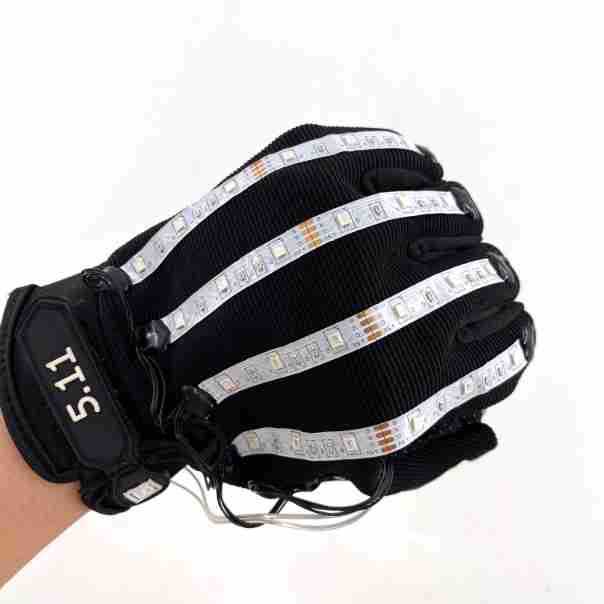 #546 6V四功能-led金刚狼手套(三色款)